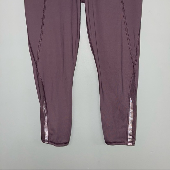 Athleta Leggings Women's Size Extra Small Volcanic Violet Lightning Pocket Capri - Picture 5 of 10